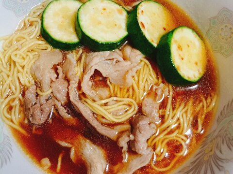 ズッキーニと豚肉の醤油ラーメン